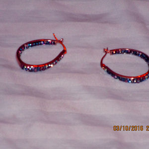 Classy and sparkling earrings